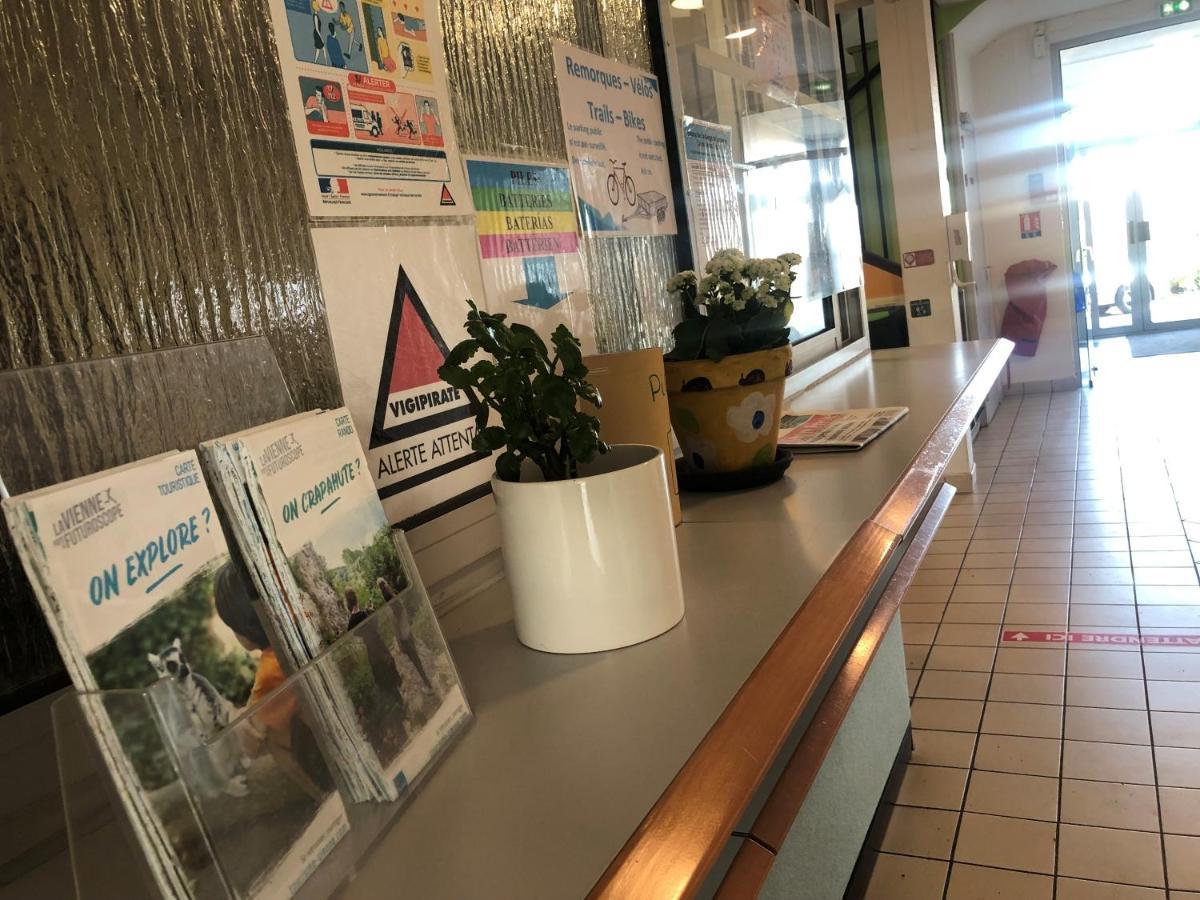 Auberge De Jeunesse Hi Poitiers Kültér fotó