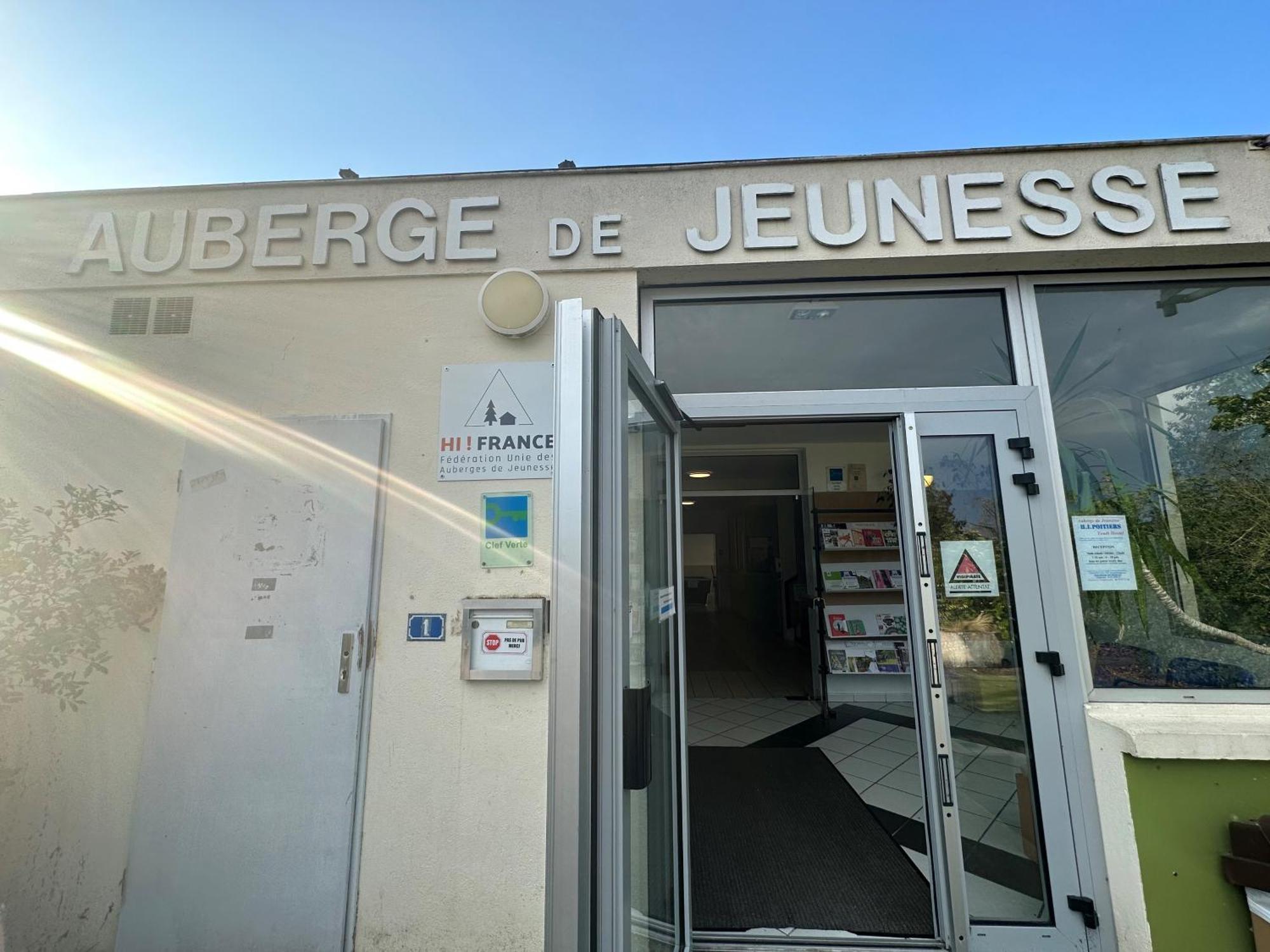 Auberge De Jeunesse Hi Poitiers Kültér fotó