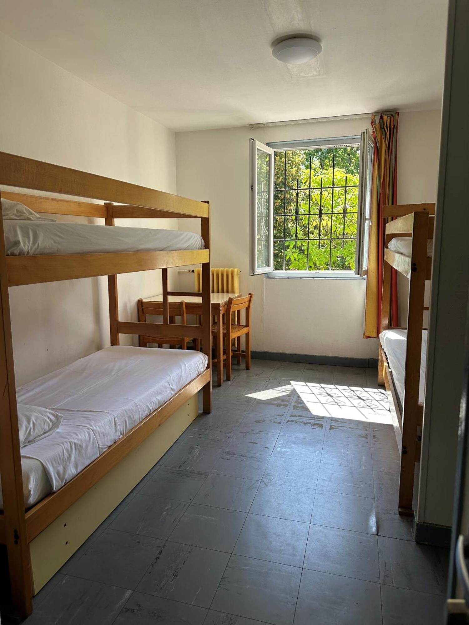 Auberge De Jeunesse Hi Poitiers Kültér fotó